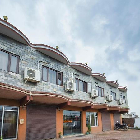 Oyo Flagship Vibes Hotel Nalagarh Exterior photo